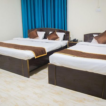Oyo 11515 The Lily Guest House Shillong Buitenkant foto