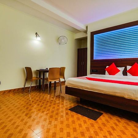 Oyo 11515 The Lily Guest House Shillong Buitenkant foto