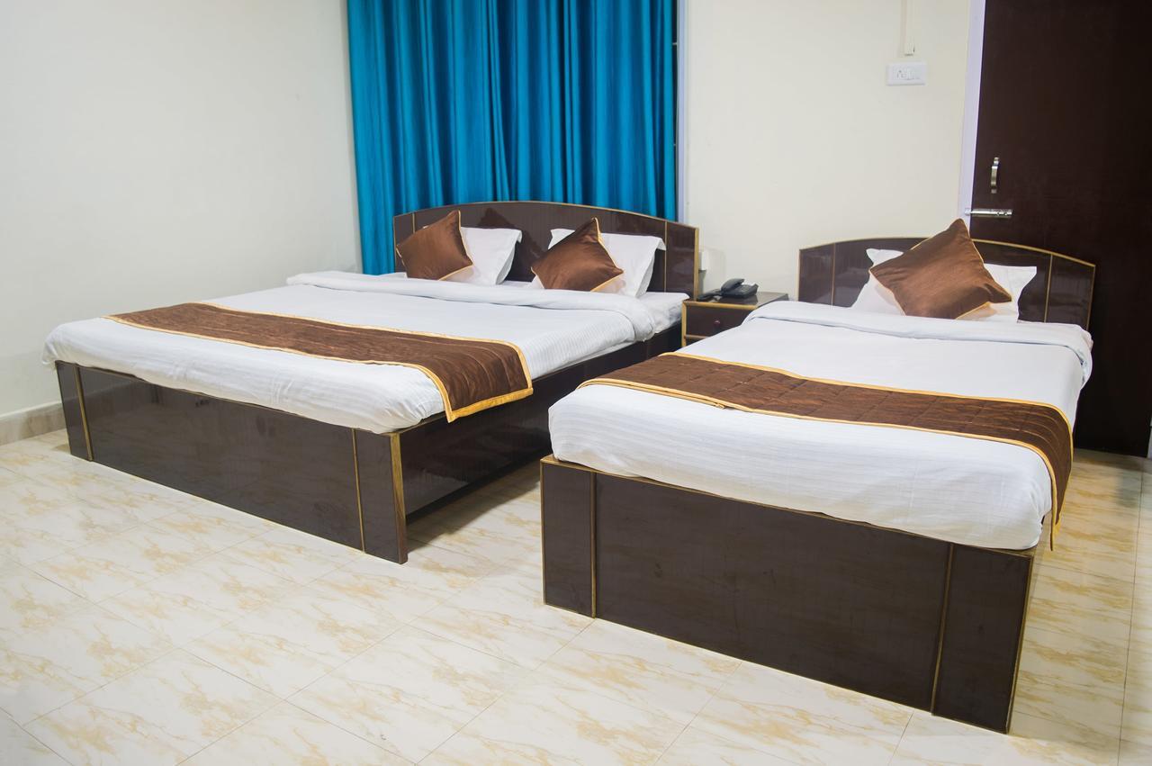 Oyo 11515 The Lily Guest House Shillong Buitenkant foto
