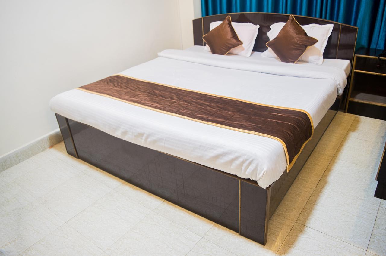 Oyo 11515 The Lily Guest House Shillong Buitenkant foto