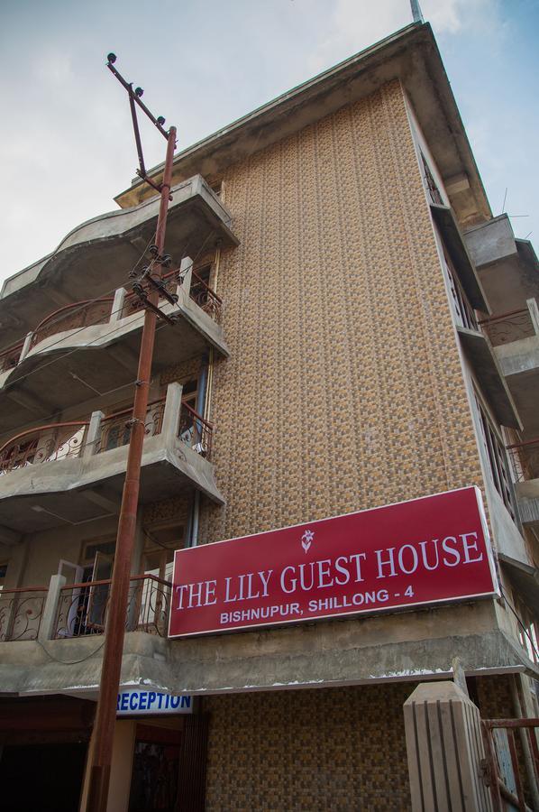 Oyo 11515 The Lily Guest House Shillong Buitenkant foto