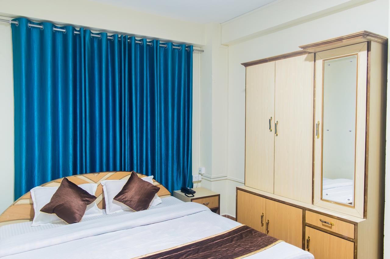 Oyo 11515 The Lily Guest House Shillong Buitenkant foto