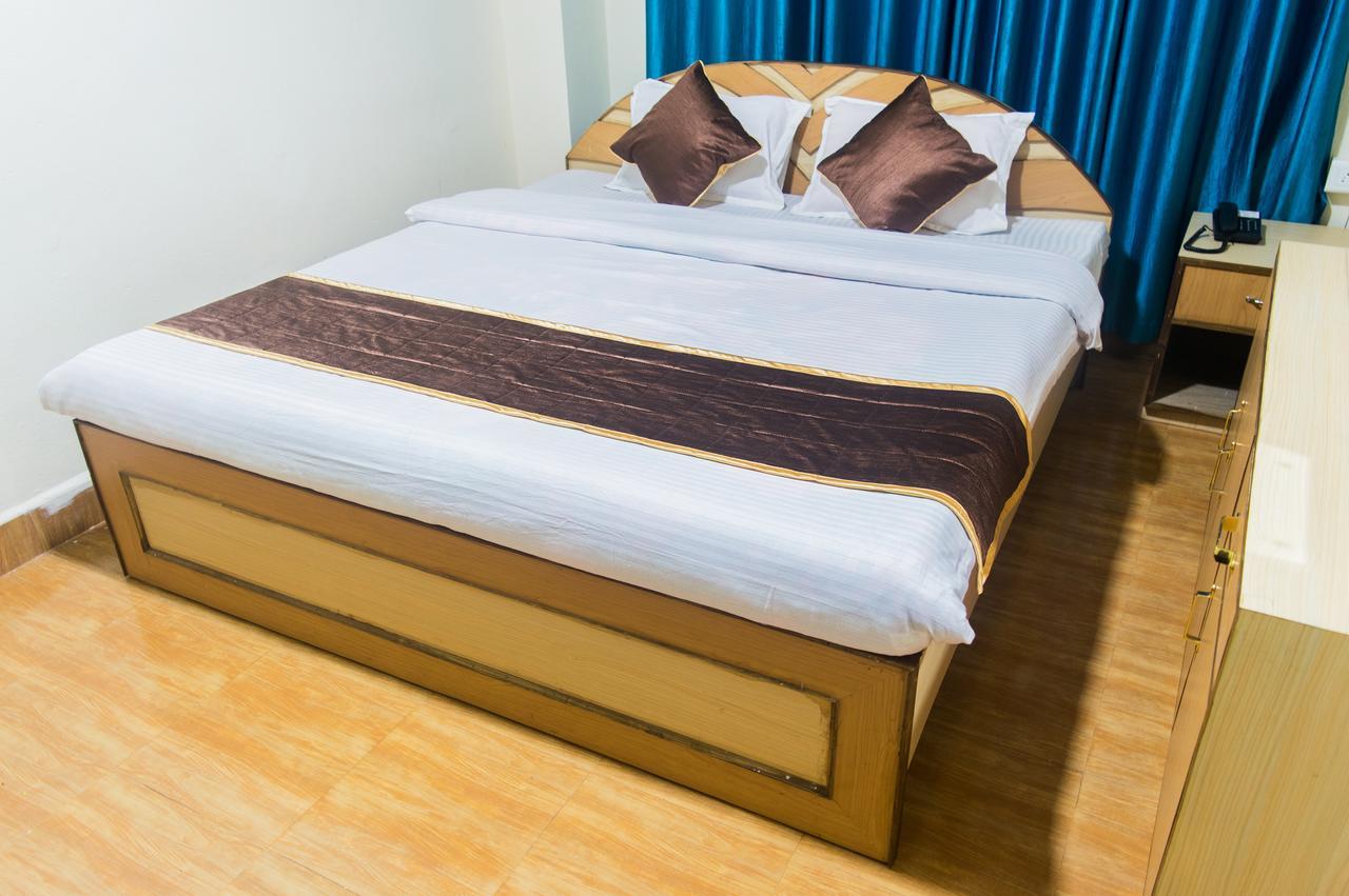 Oyo 11515 The Lily Guest House Shillong Buitenkant foto