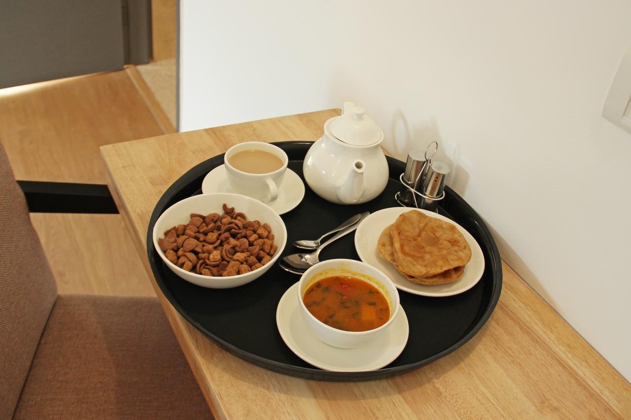 Oyo 11515 The Lily Guest House Shillong Buitenkant foto