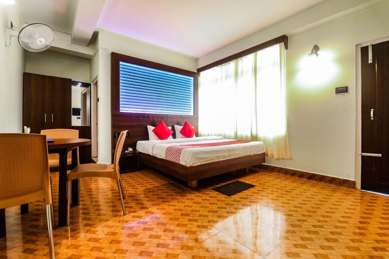 Oyo 11515 The Lily Guest House Shillong Buitenkant foto